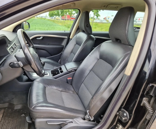 Volvo V70 cena 22900 przebieg: 262424, rok produkcji 2009 z Zdzieszowice małe 301
